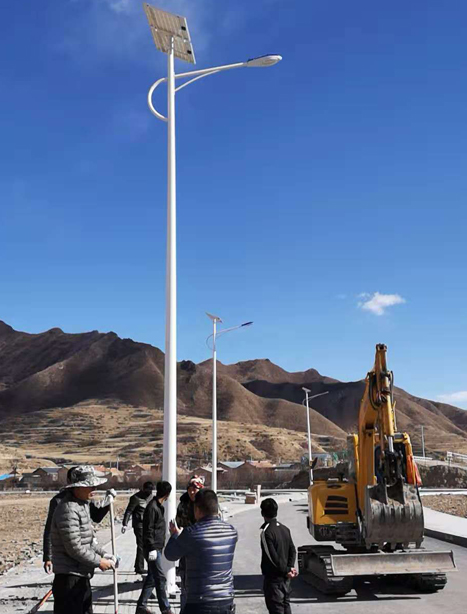 甘南碌曲10米金银川路街道太阳能路灯项目