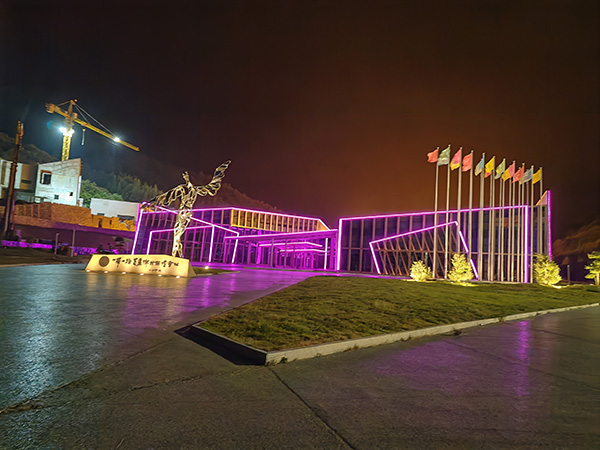 城市亮化是现代城市建设的重要组成部分，它不仅可以美化城市的夜景，还能提升城市的整体形象。随着科技的不断进步，城市亮化也得到了更多的关注和创新。本文将介绍一些关于城市亮化的创意和技术，帮助读者了解金银川路街道城市亮化的重要性以及如何进行金银川路街道城市亮化的规划和实施。