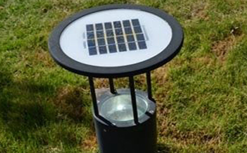 别墅庭院氛围营造：金银川路街道草坪灯选型与布光技巧